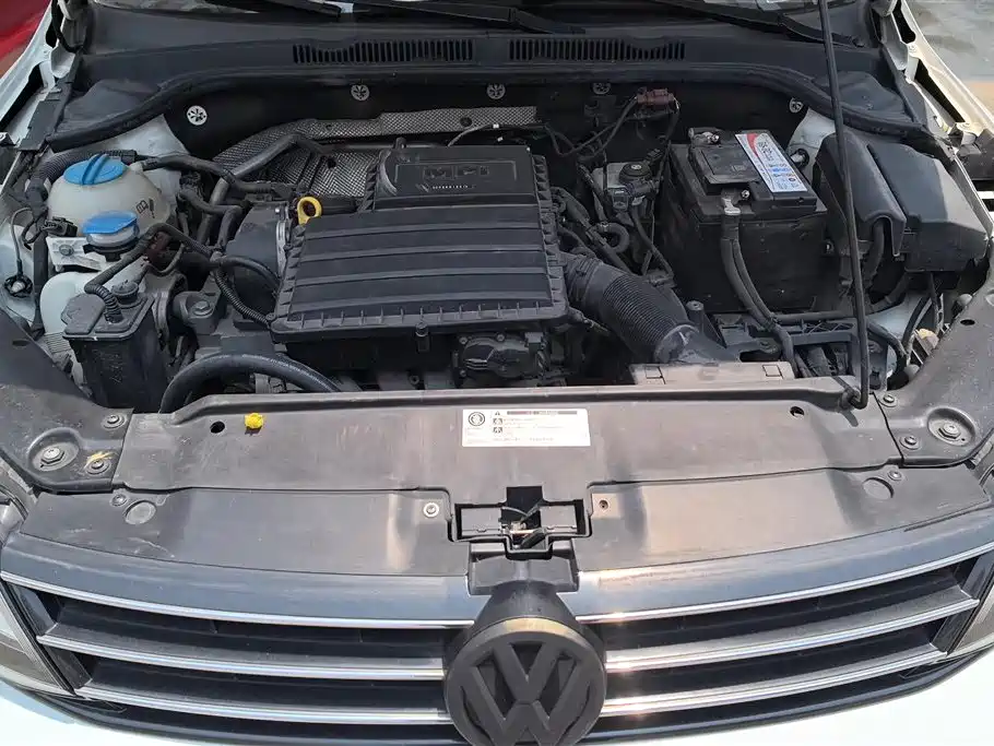Volkswagen Sagitar 2018 1.6L Automatic Comfort фото 10