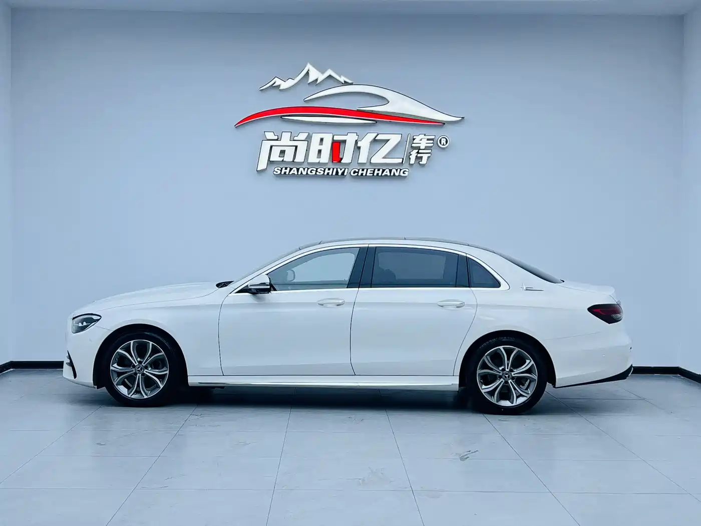 Mercedes-Benz E-Class 2021 E 300 L Sport Fashion фото 8