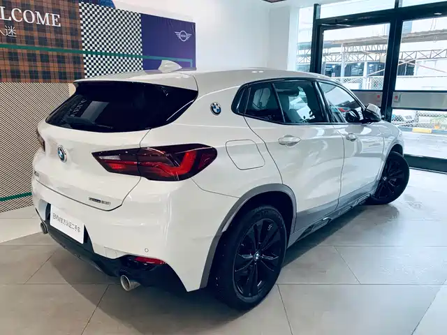 BMW X2 2023 sDrive25i M Off-Road Package — фото 2