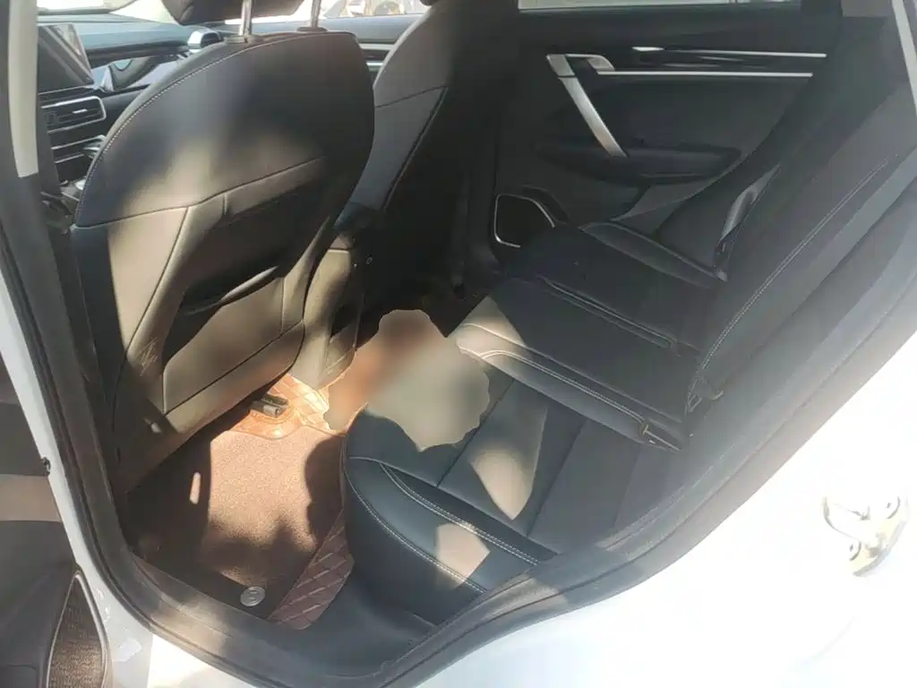 Photo 17 - Geely Coolray