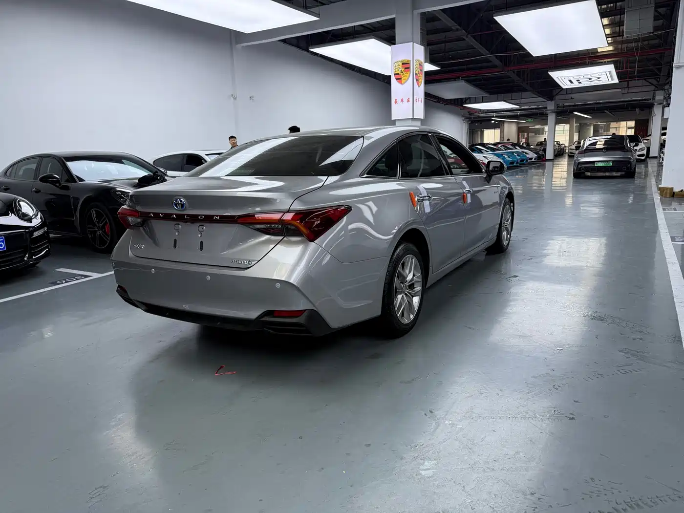 Toyota Avalon 2019 Hybrid 2.5L Luxury Edition China VI фото 11
