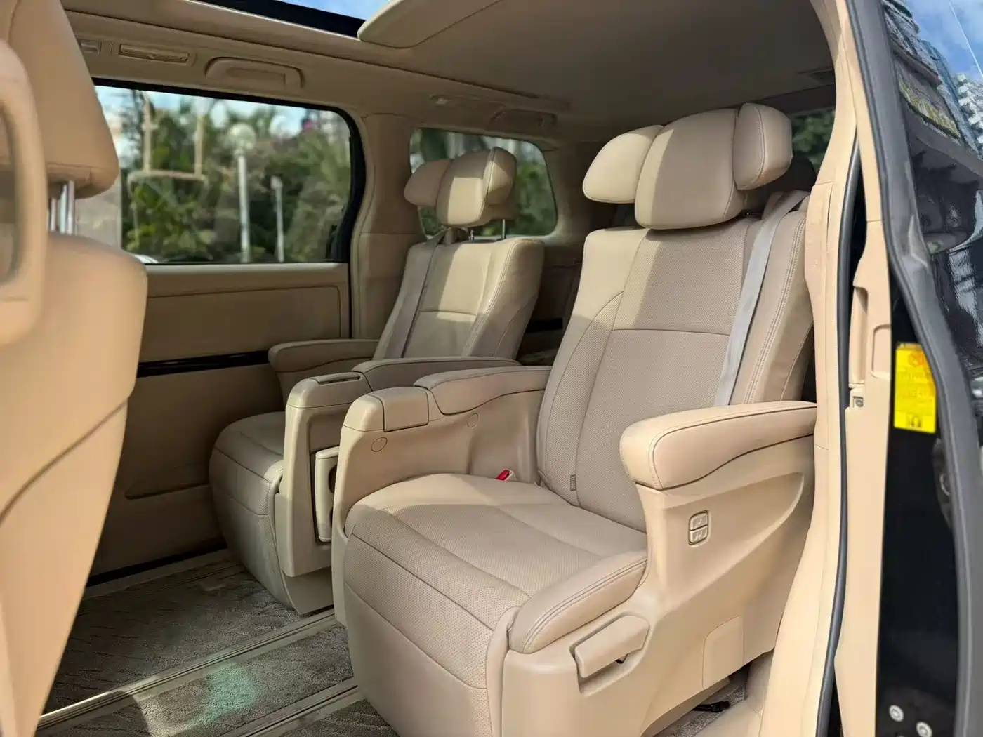 Toyota Alphard 2012 2.4L Luxury Edition фото 7