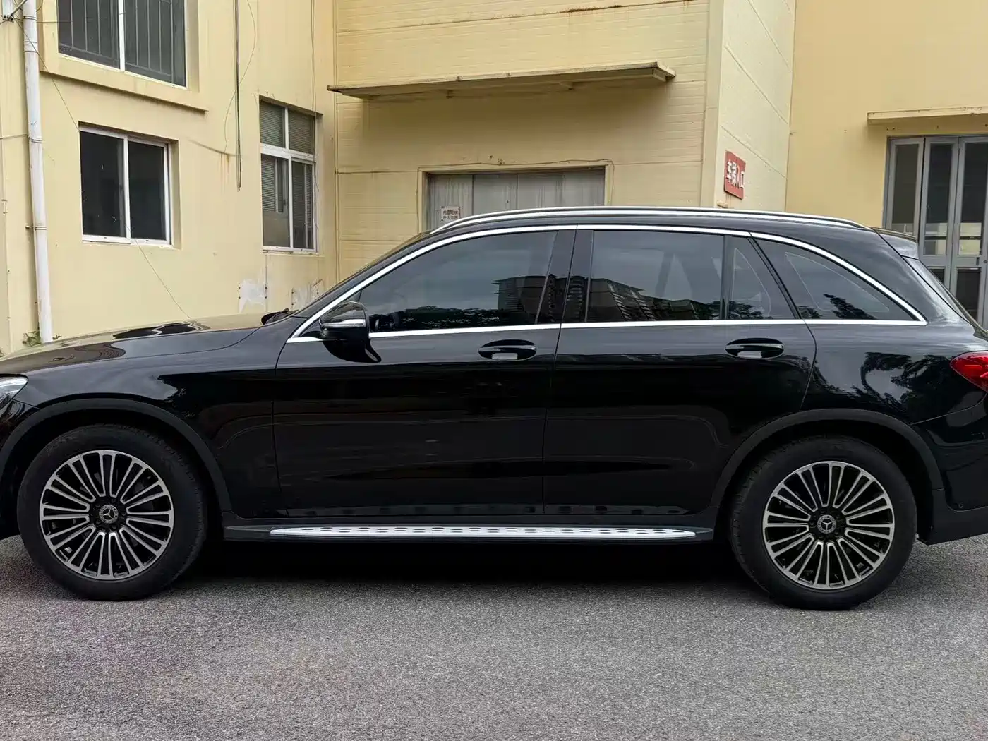 Фото 4 - Mercedes-Benz GLC
