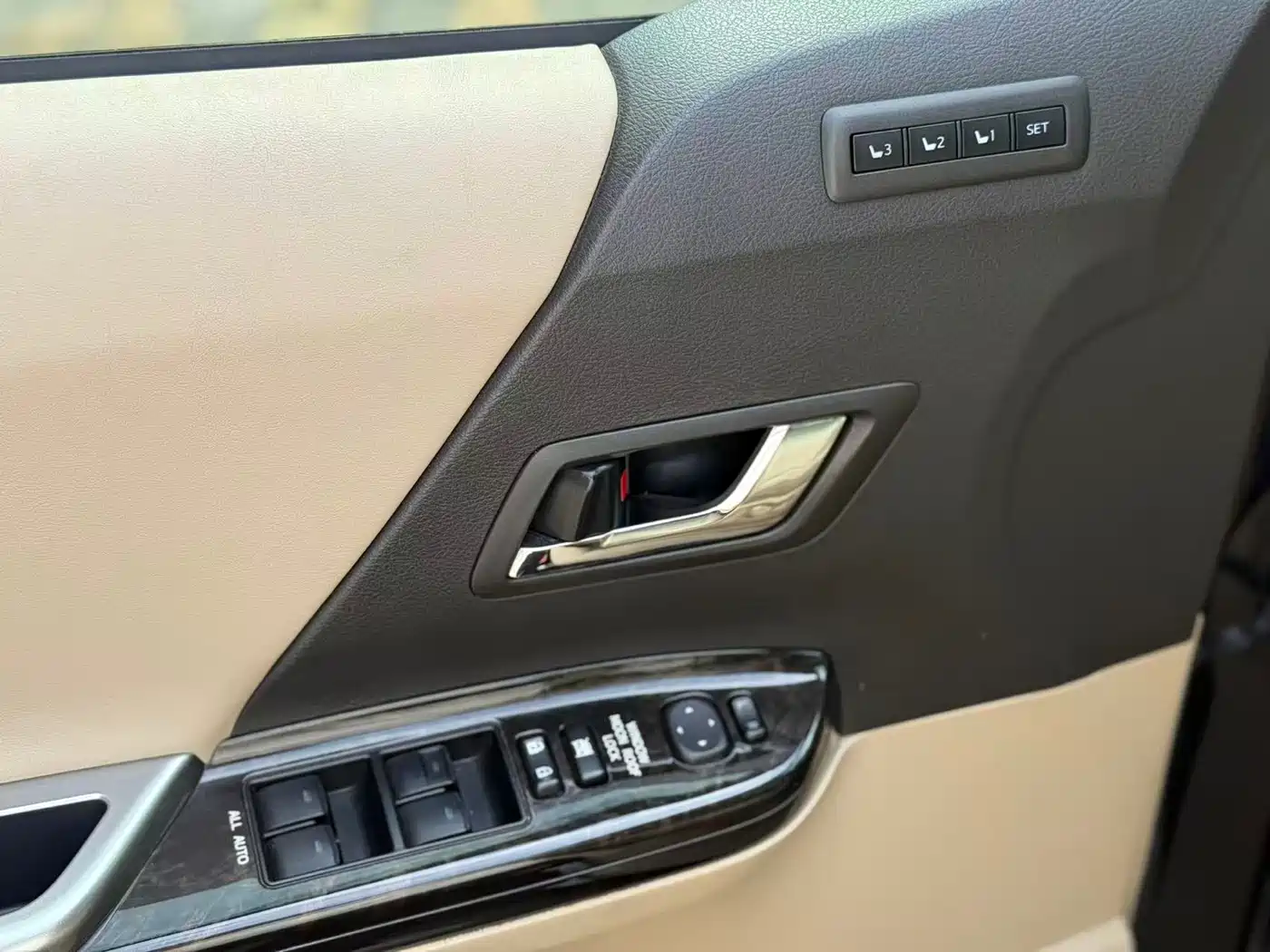 Toyota Alphard 2012 2.4L Luxury Edition фото 18