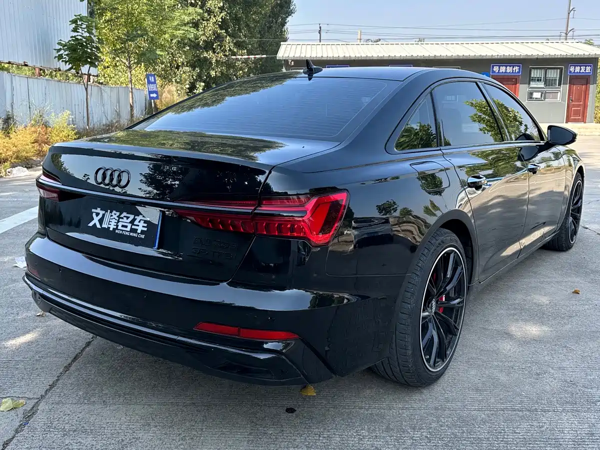 Photo 8 - Audi A6L