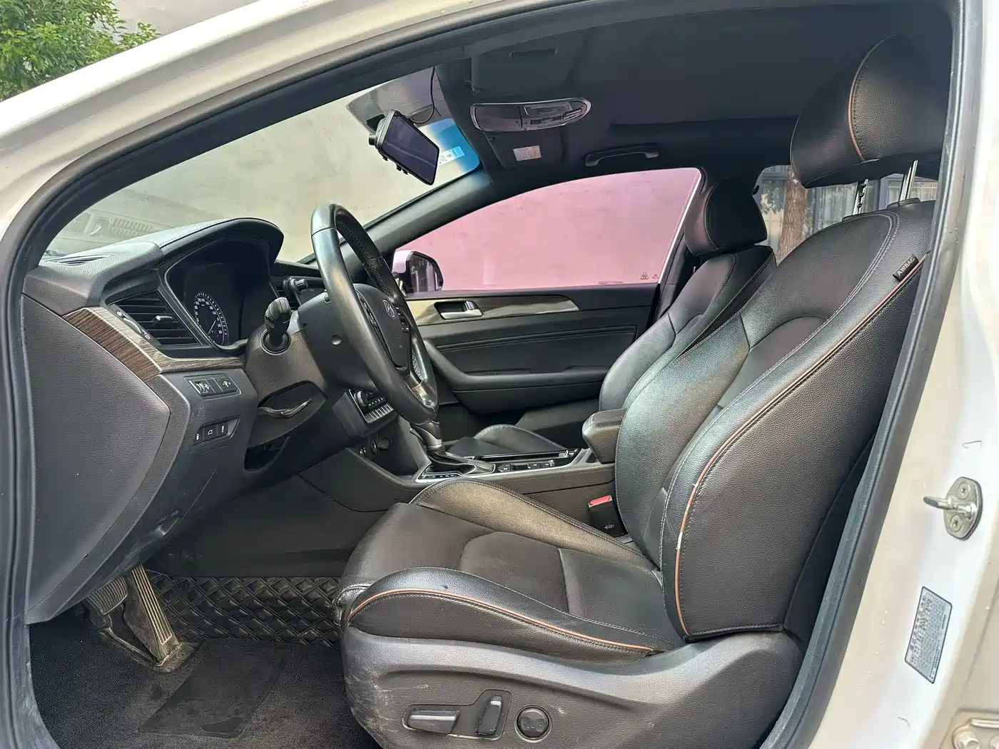 Фото 3 - Hyundai Sonata
