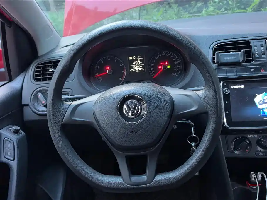 Volkswagen Polo 2016 1.4L Automatic Trend фото 15