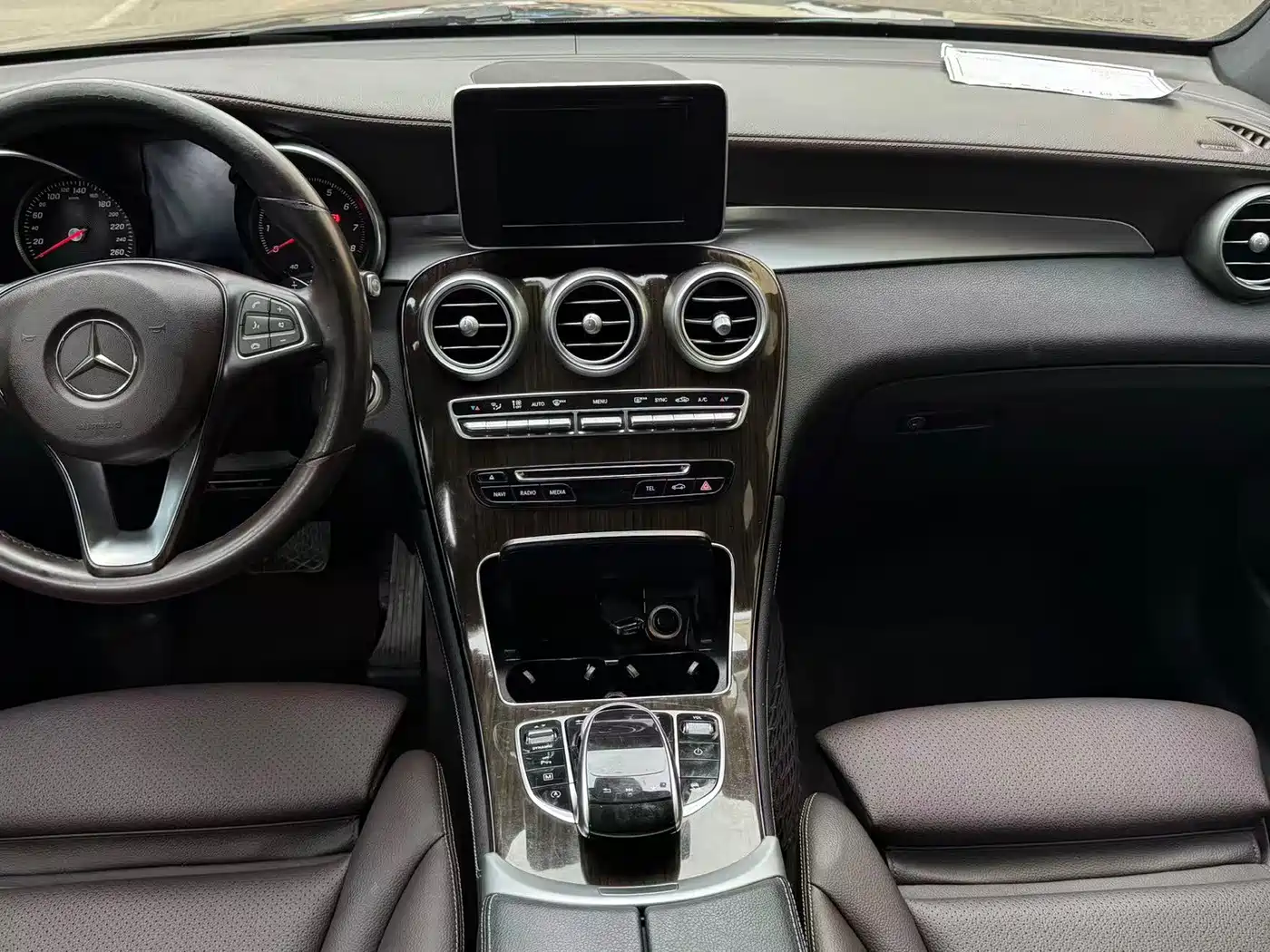 Фото 9 - Mercedes-Benz GLC
