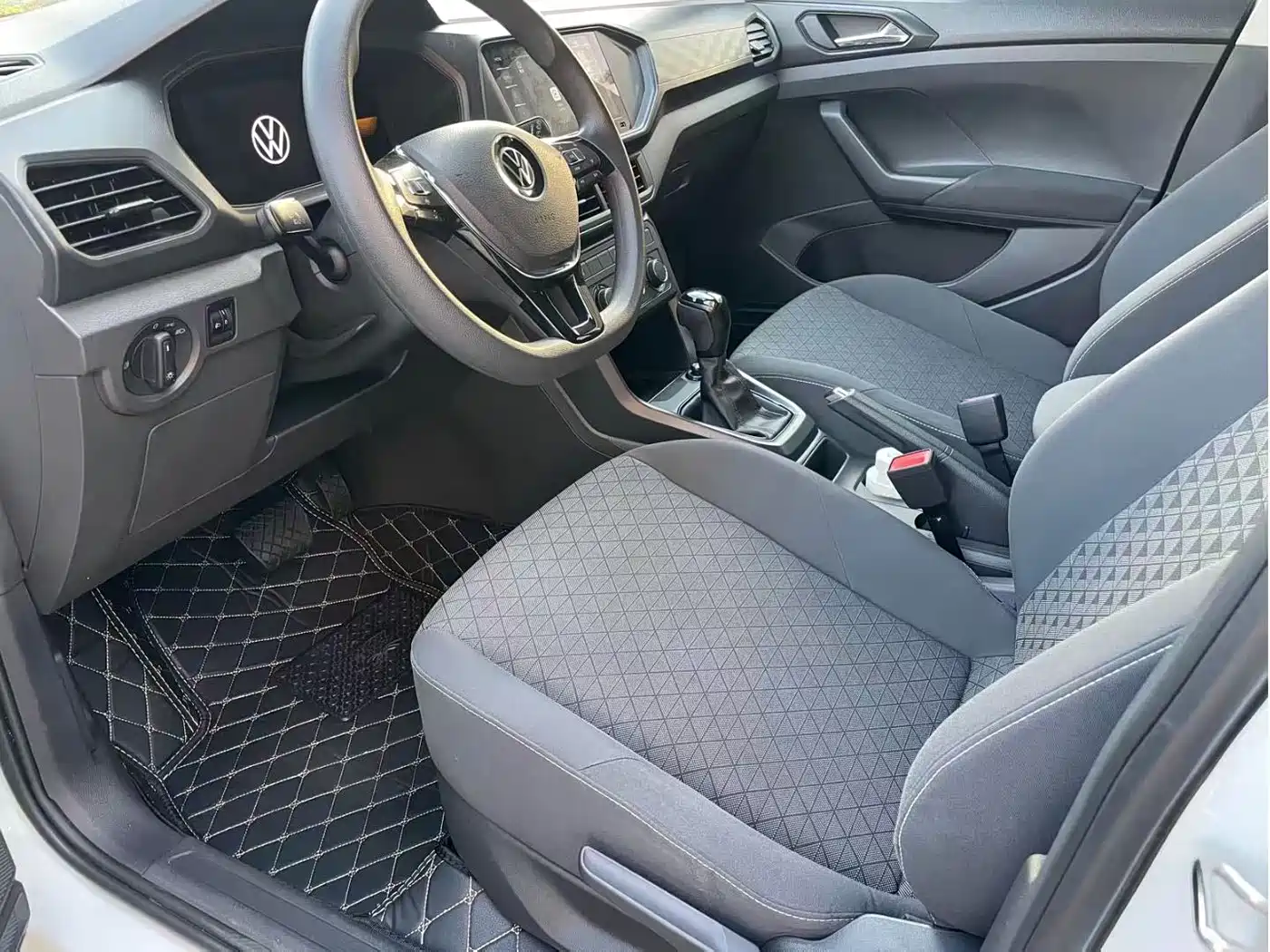 Volkswagen T-Cross 2023 Facelift 1.5L Automatic Trend Edition фото 6