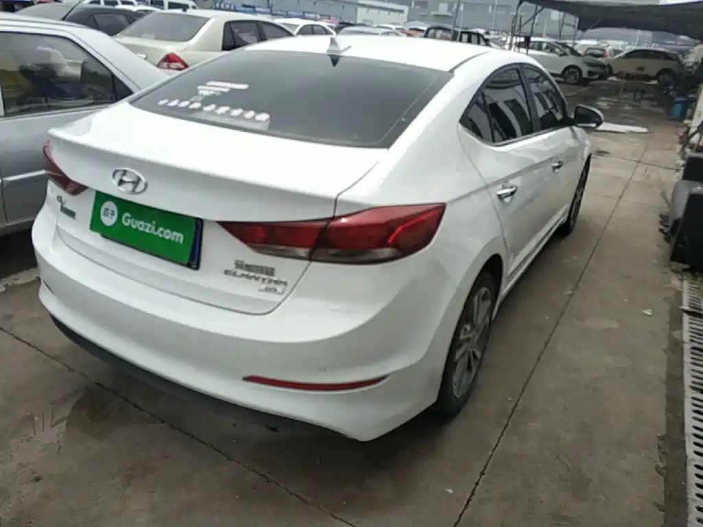 Hyundai Elantra 2016 Model 1.6L Automatic Smart Elite фото 7