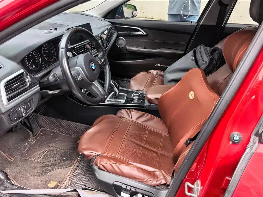 BMW 1 Series 2021 120i M Sport Shadow Edition фото 9