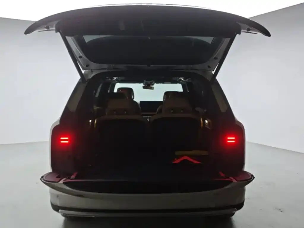 2026 ZEEKR 9X