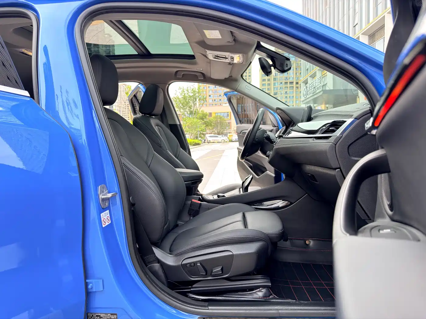 BMW X2 (Import) 2019 sDrive25i Luxury M Off-Road Package China VI фото 9
