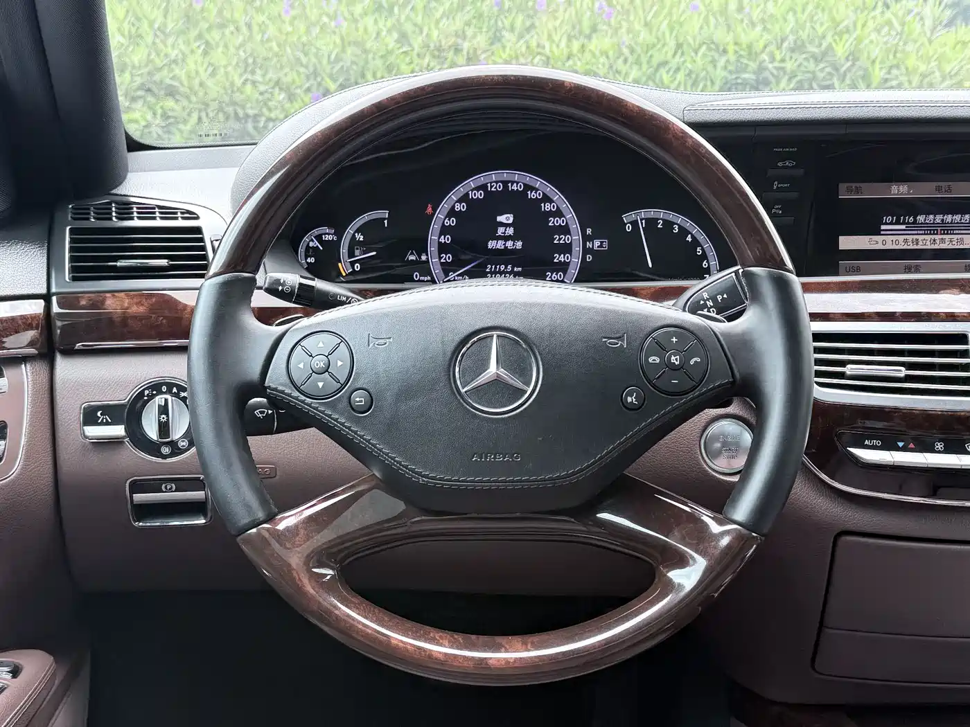 Mercedes-Benz S-Class 2012 S 350 L 4MATIC Grand Edition фото 10
