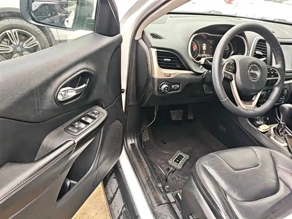 Jeep Cherokee 2018 2016 2.4L Professional Smart Edition