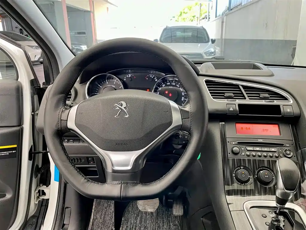Peugeot 3008 2015 2.0L Automatic Classic Edition фото 11