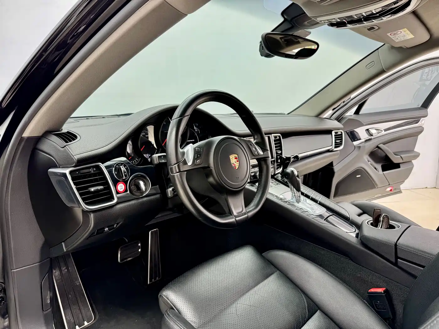 Porsche Panamera 2014 Panamera 3.0T фото 8
