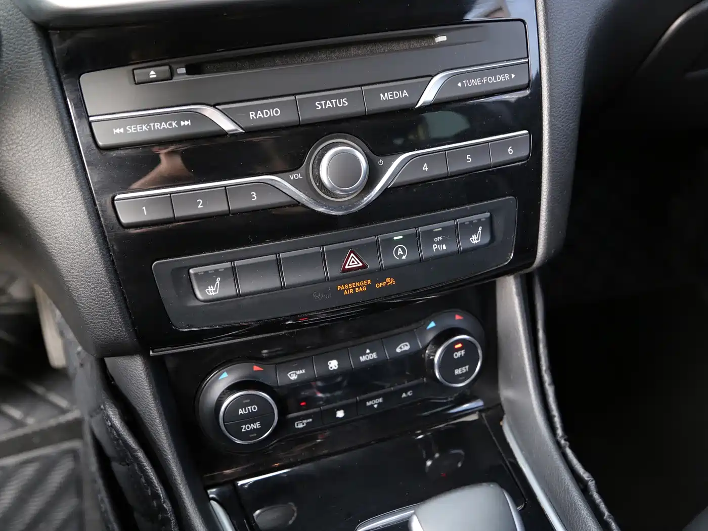 Infiniti QX30 2018 2017 Model 1.6T 2WD Sport