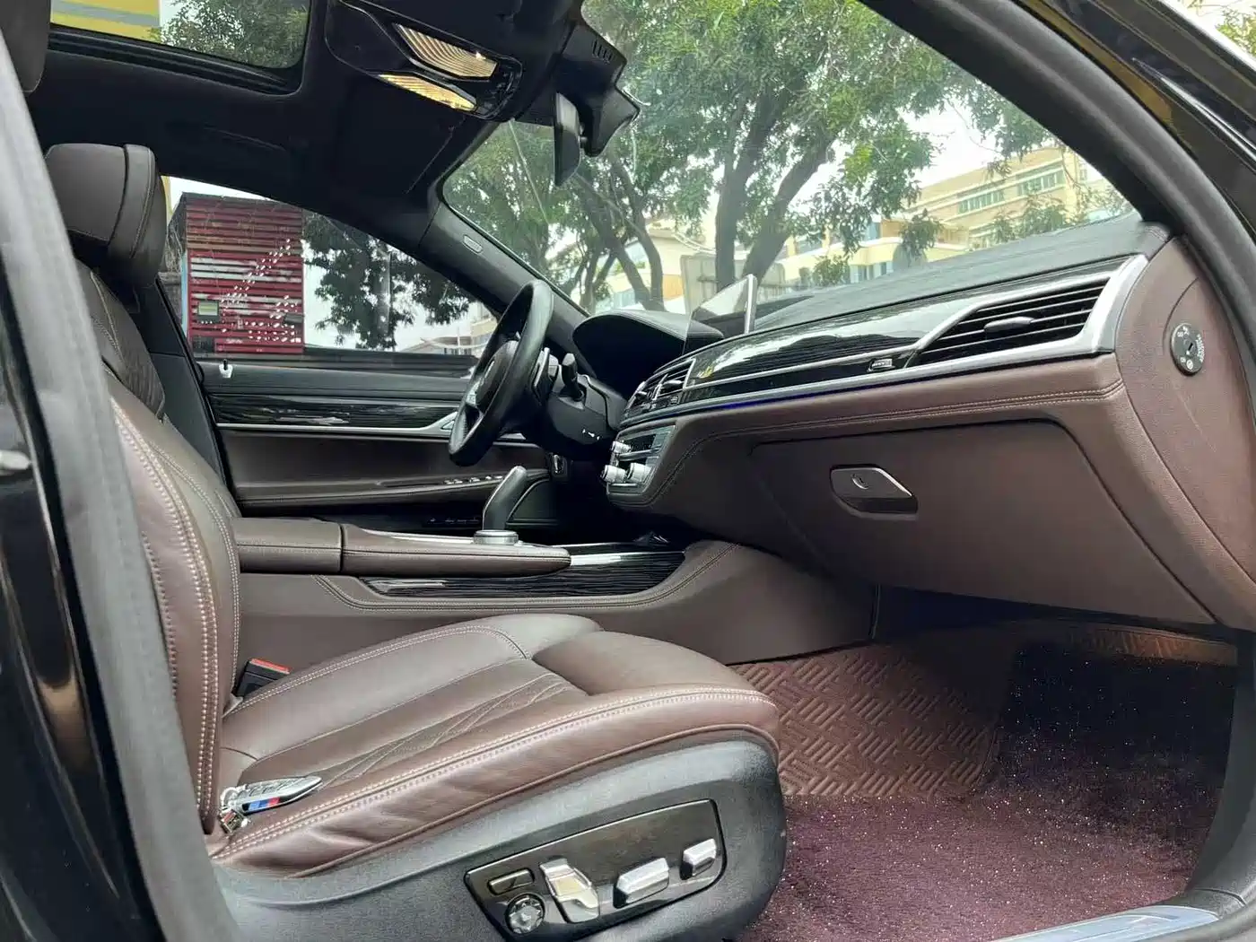 BMW 7 Series 2021 Model 730Li M Sport Package фото 15