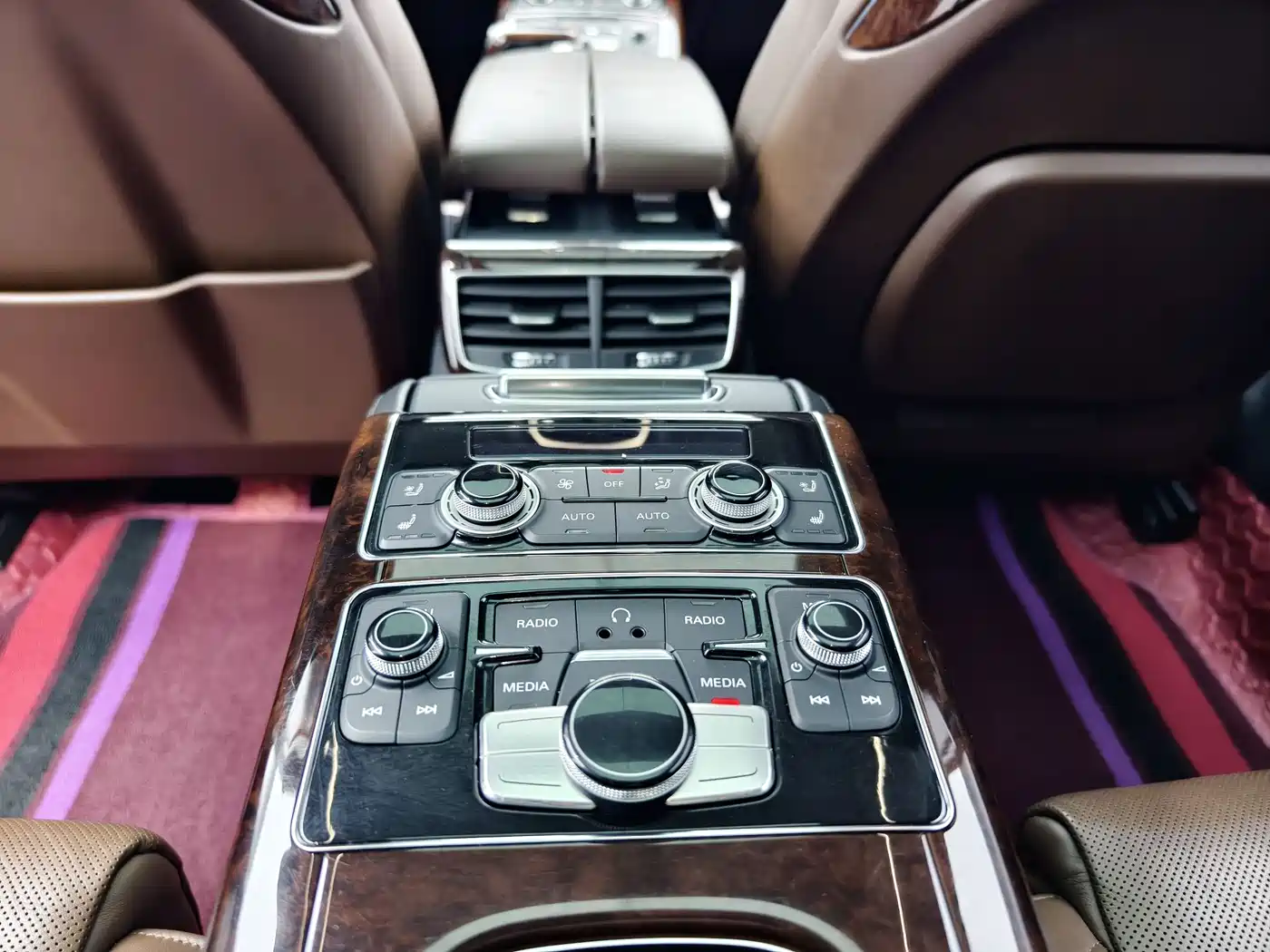 Audi A8 2013 A8L 6.3 FSI W12 quattro Flagship фото 17