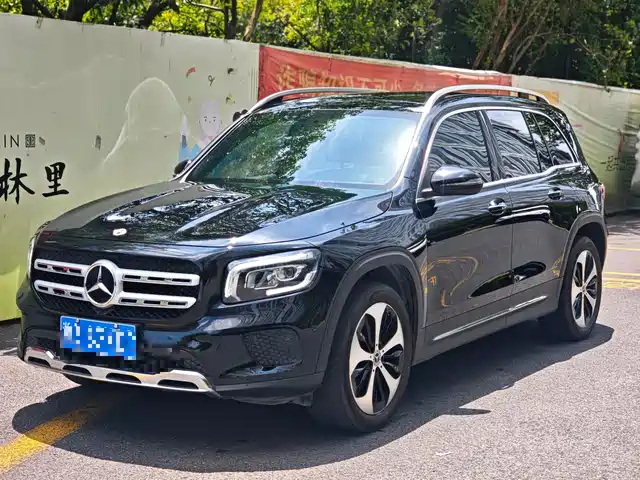 Mercedes-Benz GLB 2023