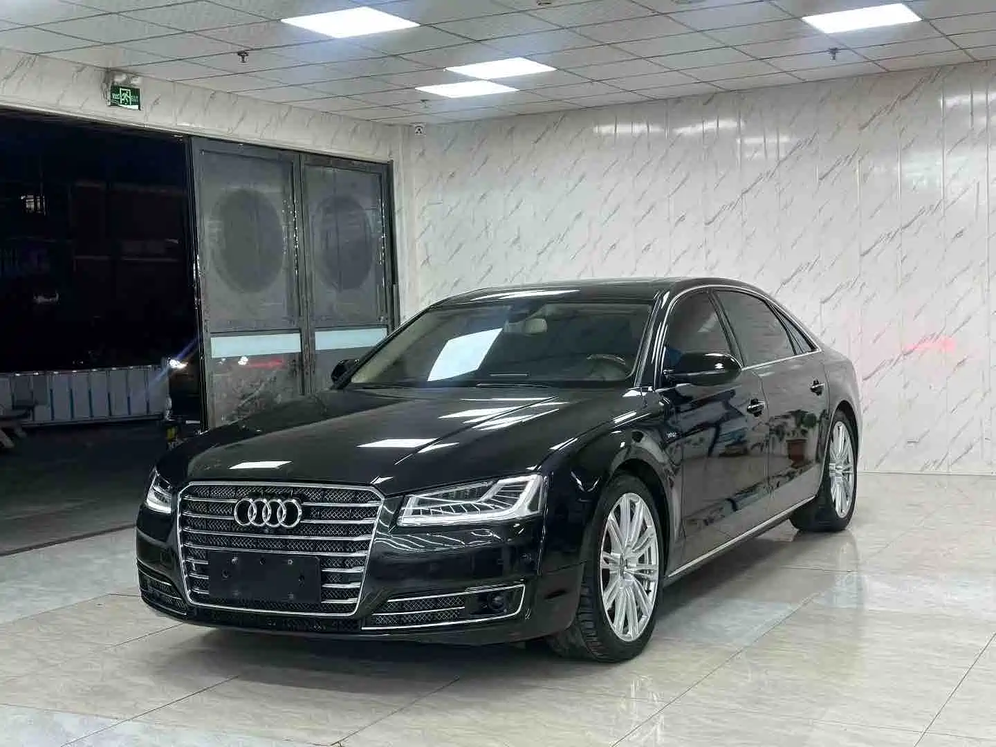 Photo 1 - Audi A8