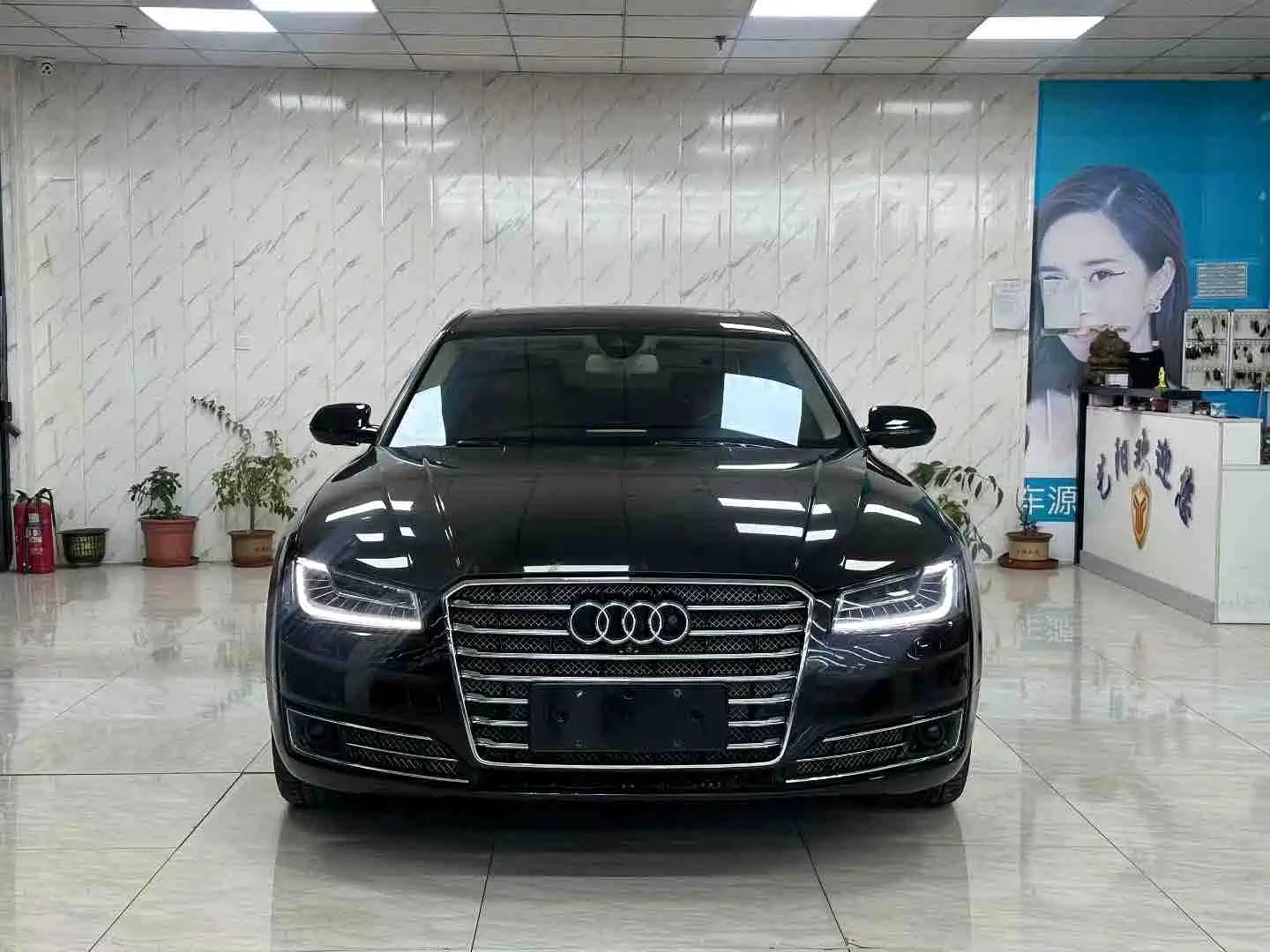 Photo 2 - Audi A8