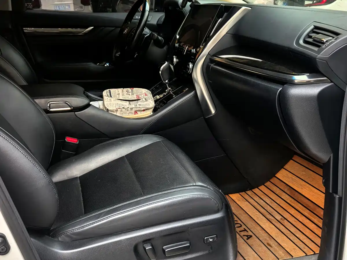 Toyota Vellfire 2023 Crown Hybrid 2.5L HV Luxury фото 5