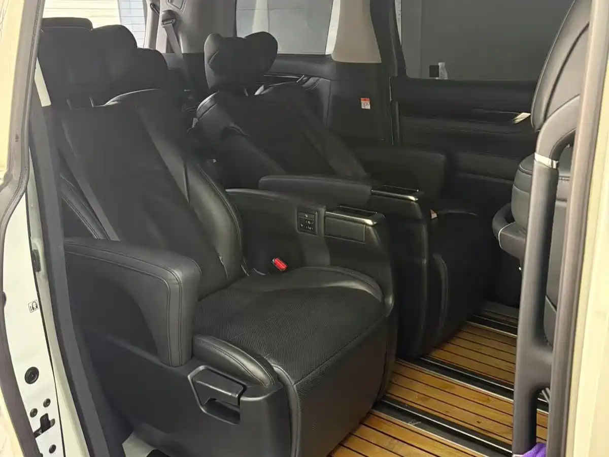 Toyota Vellfire 2023 Crown Hybrid 2.5L HV Luxury фото 6