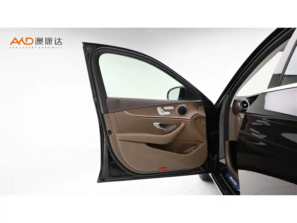 Mercedes-Benz E-Class New Energy 2023 E 350 e L Plug-in Hybrid Sedan фото 10