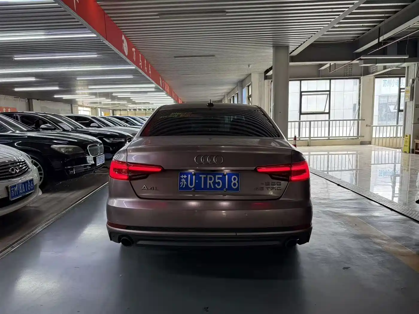 Фото 5 - Audi A4L