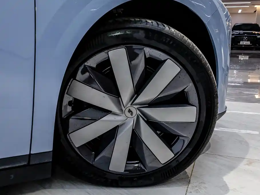 Li Auto Li i8 2025 2025 Standard Edition