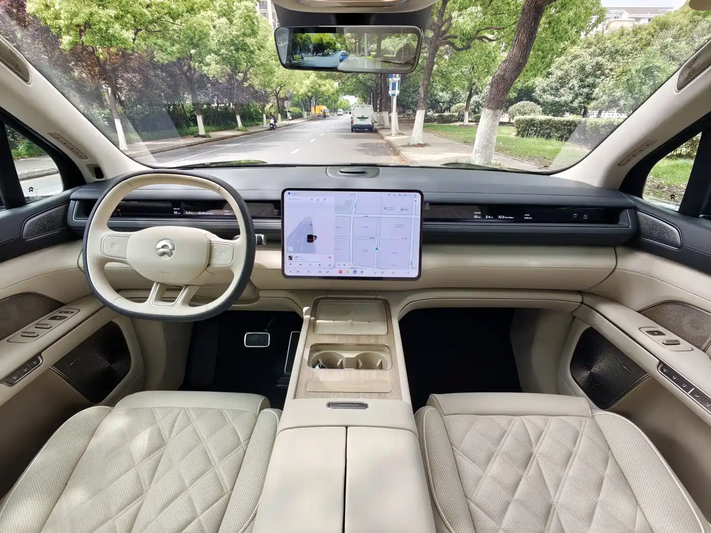 NIO ES8 2025 Model 6-Seat Executive Luxury Edition фото 13