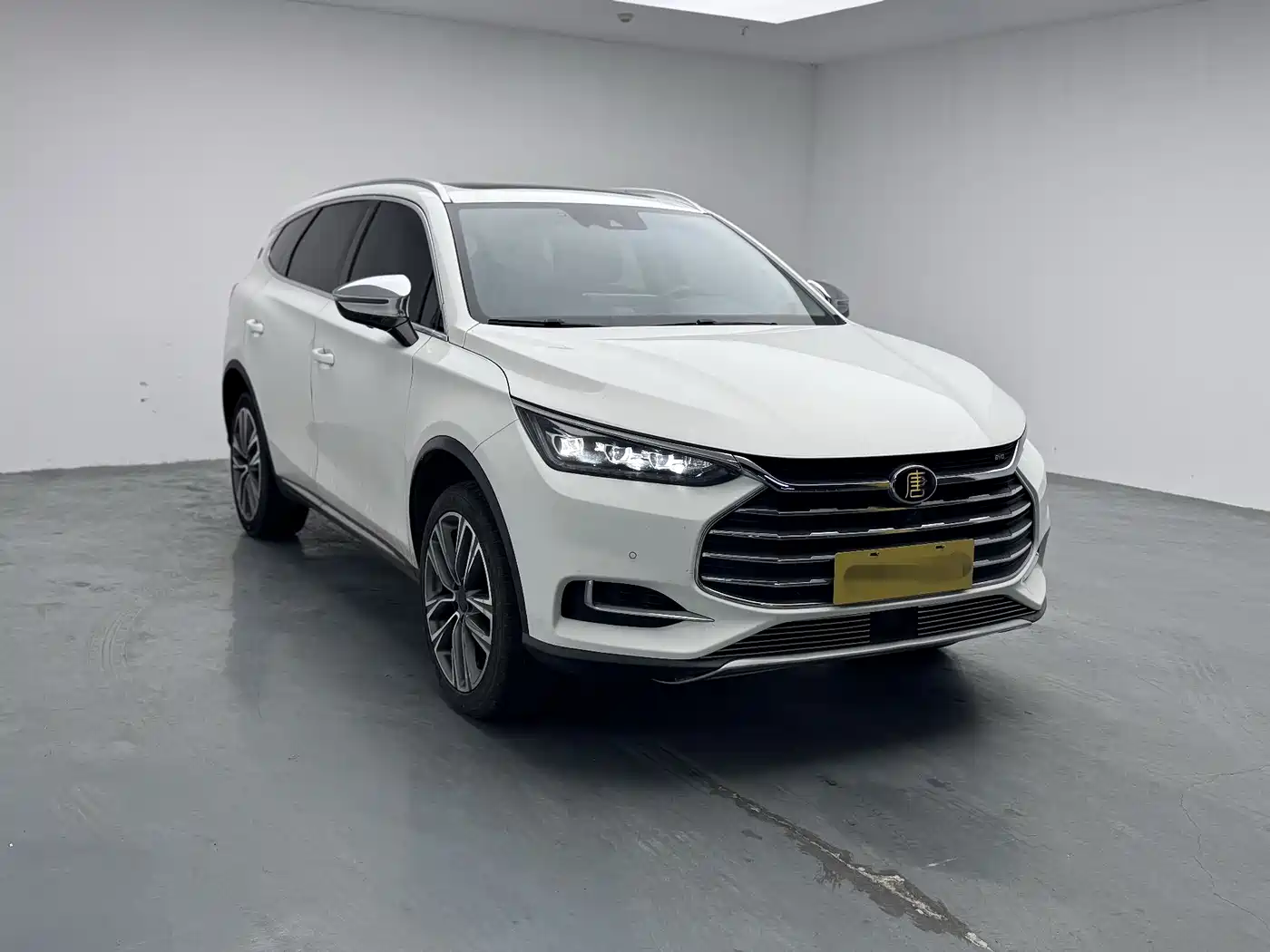 BYD Tang 2018 2.0T Automatic Smart Connection Honor Edition 7-Seater China V фото 3