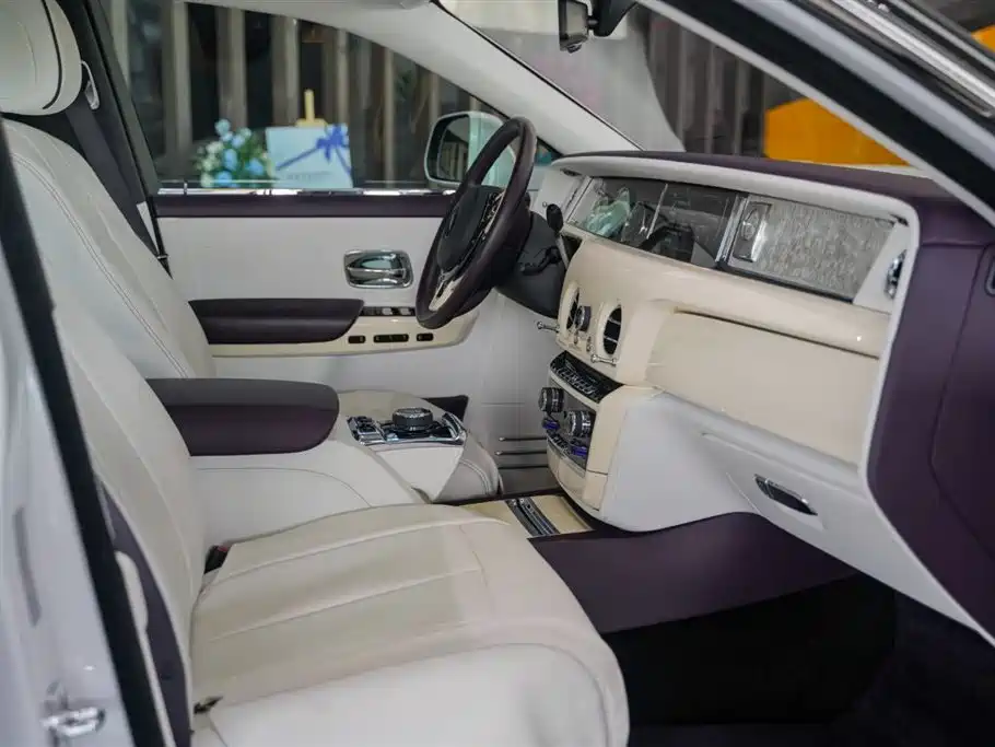 Фото 30 - Rolls-Royce Phantom