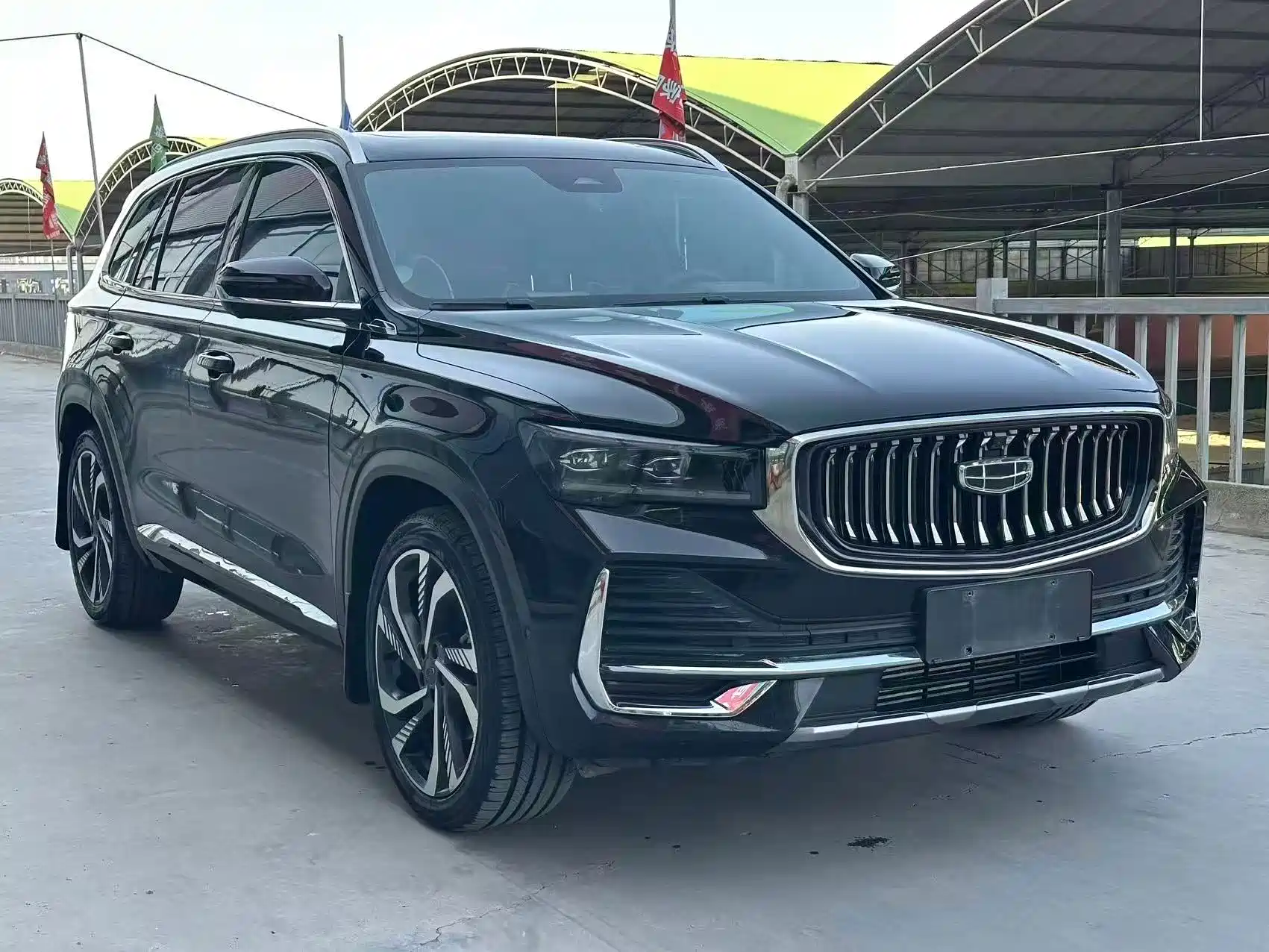 Фото 3 - Geely Monjaro