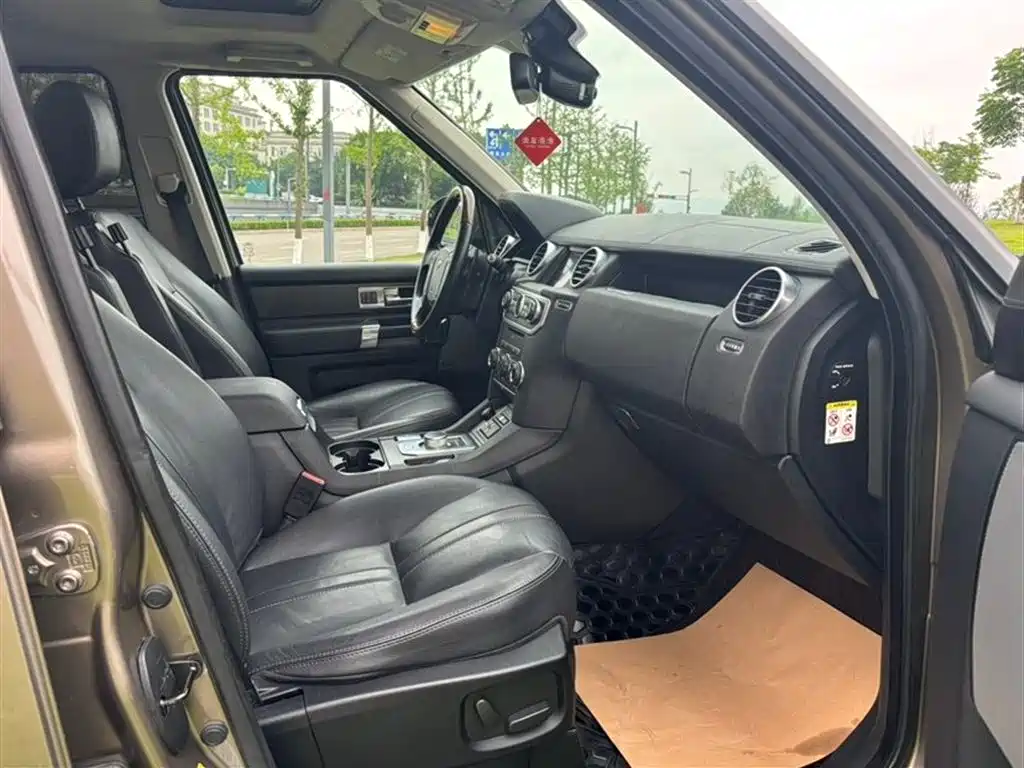 Land Rover Discovery 2016 3.0 SC V6 HSE фото 7