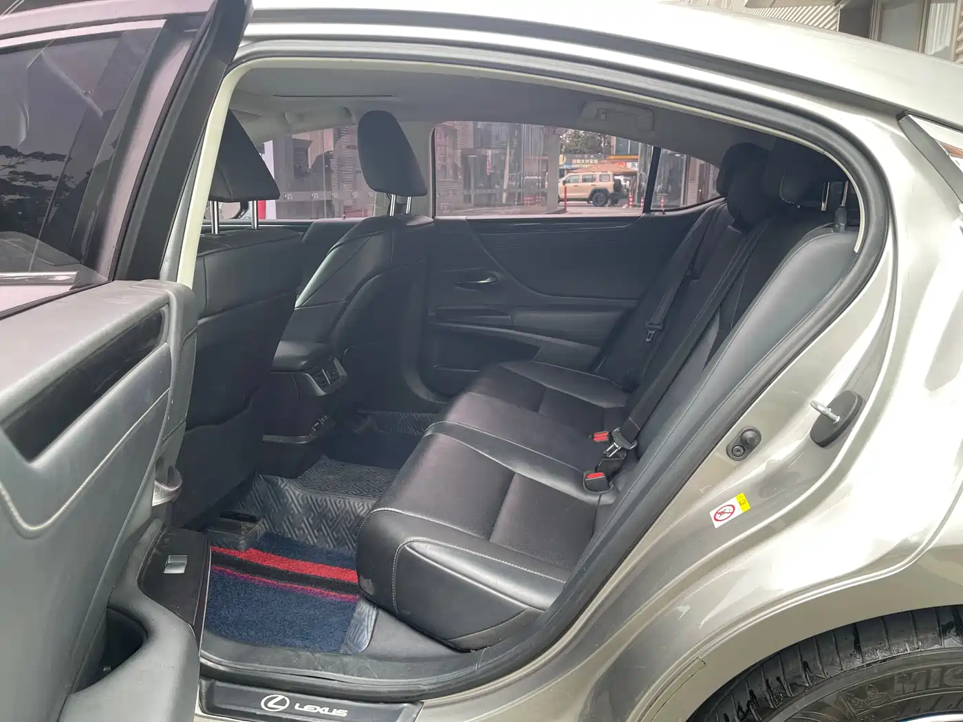 Lexus ES 2018 200 Excellence Edition (China VI) фото 5