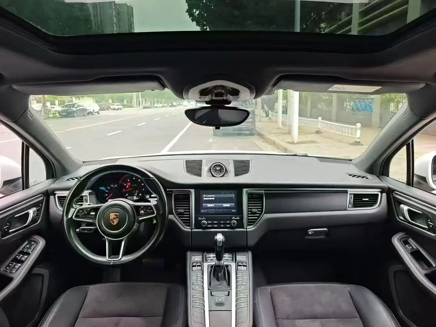 Porsche Macan 2017 Macan 2.0T фото 5
