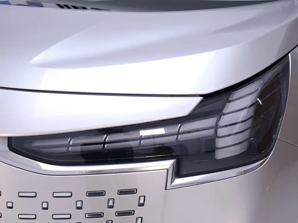 Volvo EM90 2024 2025 Ultra Six-Seater