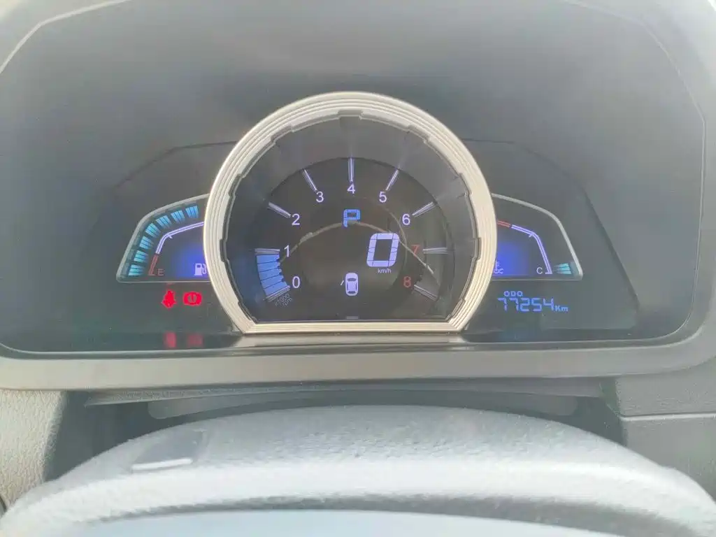 Фото 4 - Luxgen U6 SUV