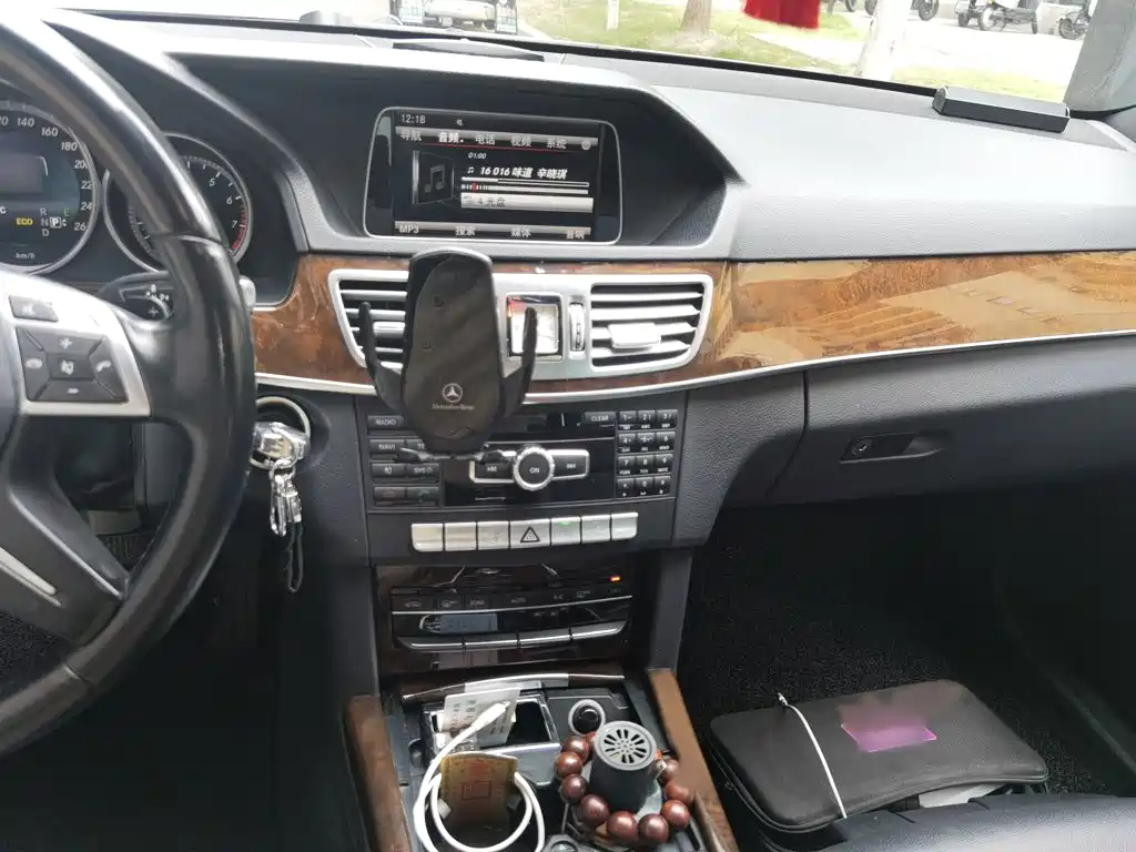 Photo 6 - Mercedes-Benz E-Class
