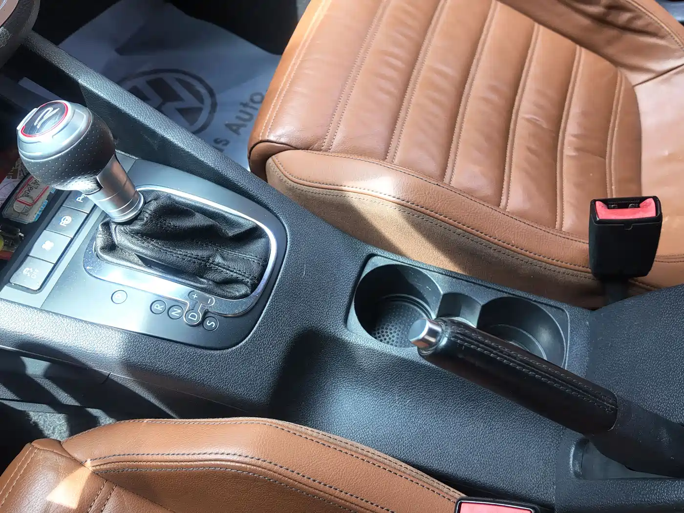 Volkswagen Scirocco 2011 2.0TSI Luxury фото 6