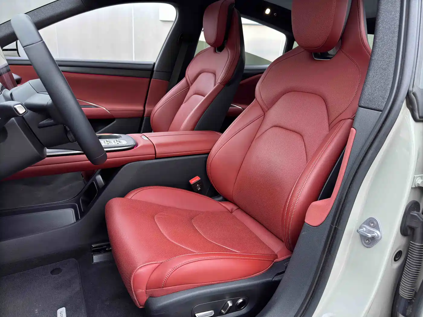 Xiaomi Auto Xiaomi SU7 2024 RWD Ultra Long Range Advanced Smart Driving Pro Edition фото 13