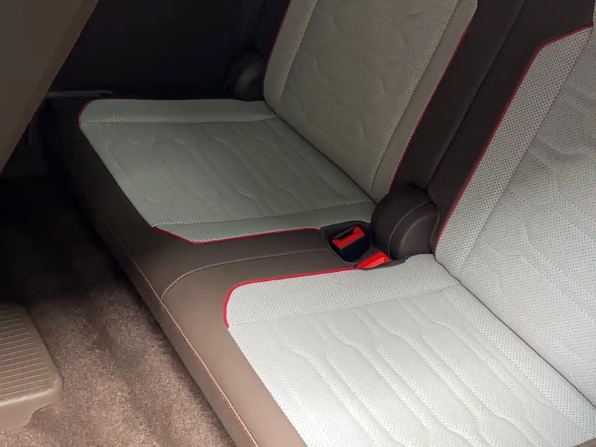 Volkswagen Tiguan L 2023 Facelift 380TSI Automatic 4WD R-Line Flagship Edition 7-Seater фото 9