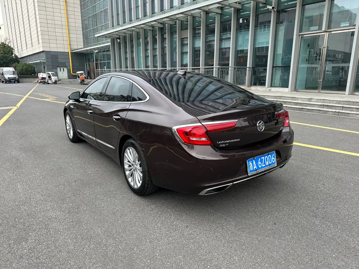 Buick LaCrosse 2018 Model 28T Elite Edition фото 4
