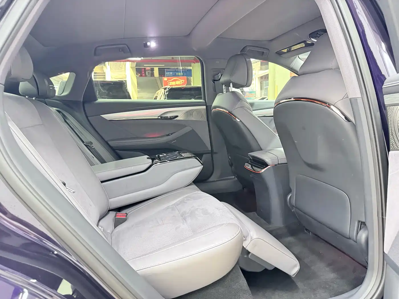 Voyah Auto VOYAH Zhuiguang 2024 PHEV AWD Ultra Long Range Flagship фото 15