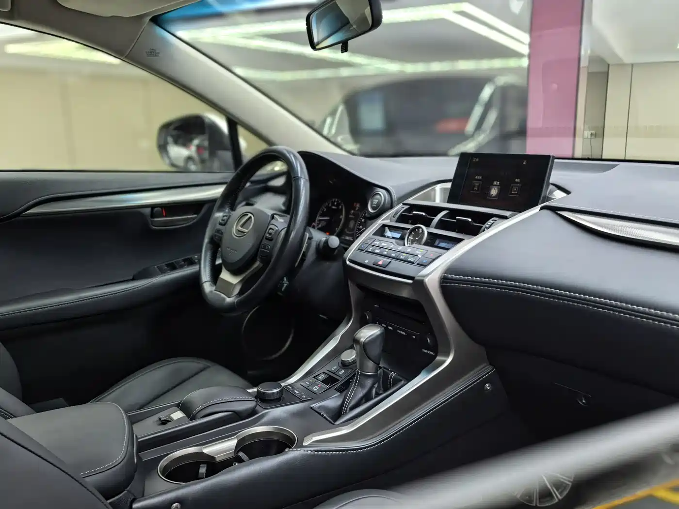 Lexus NX 2015 200t AWD F Sport фото 26