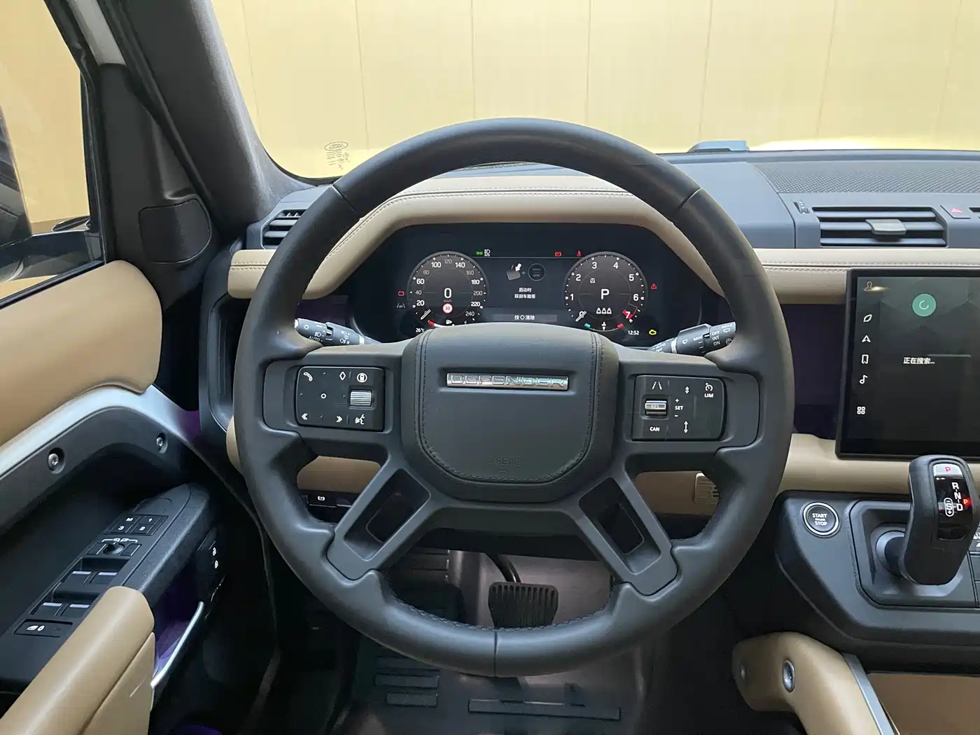 Land Rover Defender 2025 110 3.0T P400 -Dynamic HSE фото 11