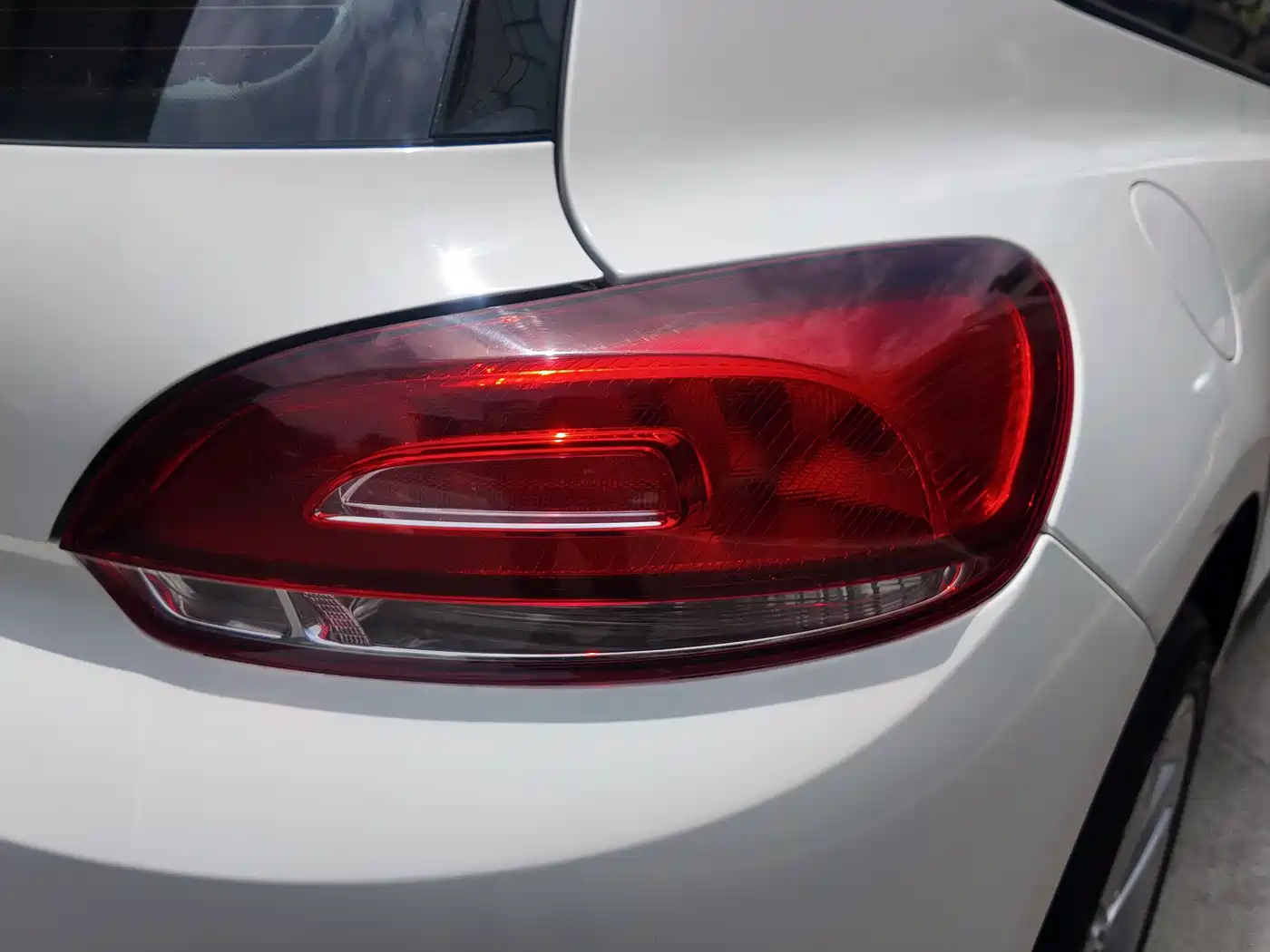 Volkswagen Scirocco 2011 2.0TSI Luxury фото 16